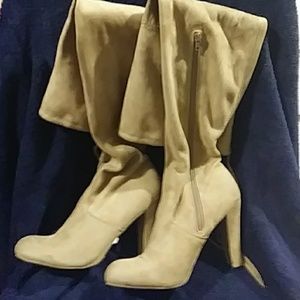 Vivan tan boots